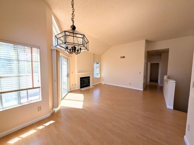 Building Photo - 347 Lagoon Cir