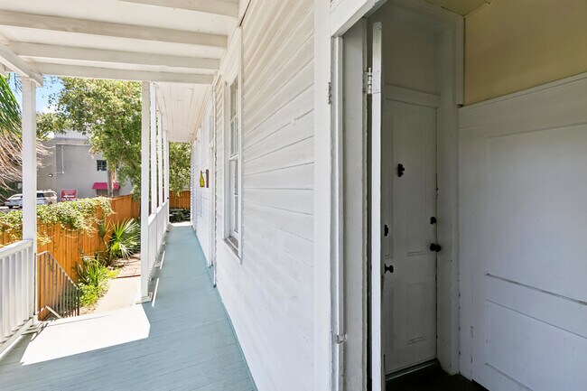 Foto del edificio - 922 Elysian Fields Ave