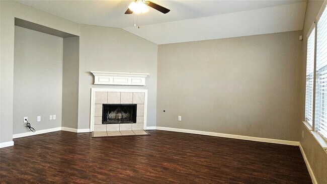 Building Photo - 21526 Pointed Oak Ln