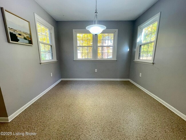 Building Photo - 4023 Tanglewood Dr