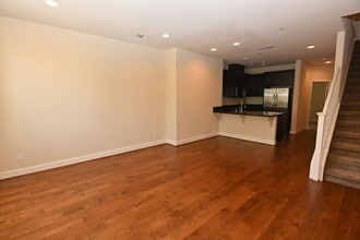 Building Photo - 6543 Tralee Village Dr