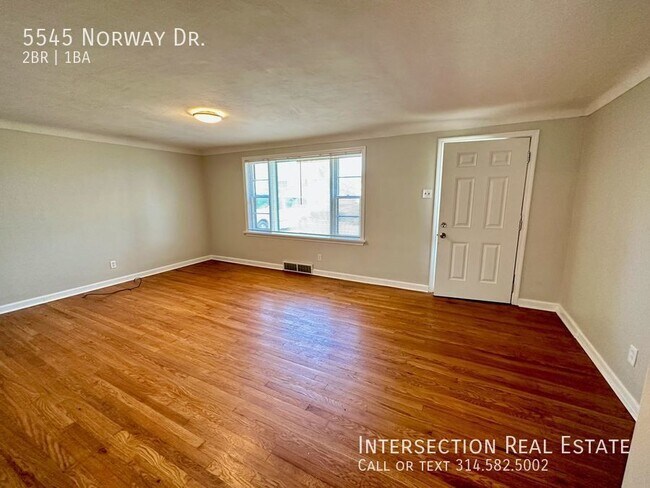 Building Photo - BEAUTIFUL 2 Bedroom Home Available Now