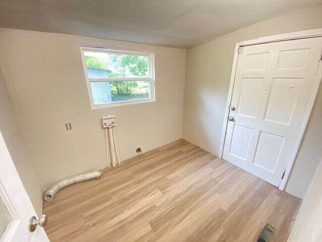Foto del edificio - Fully Renovated 3bed/1ba House in 2021 located in North Kannapolis off Hwy 29