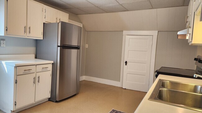 Building Photo - 19 Wetherell St