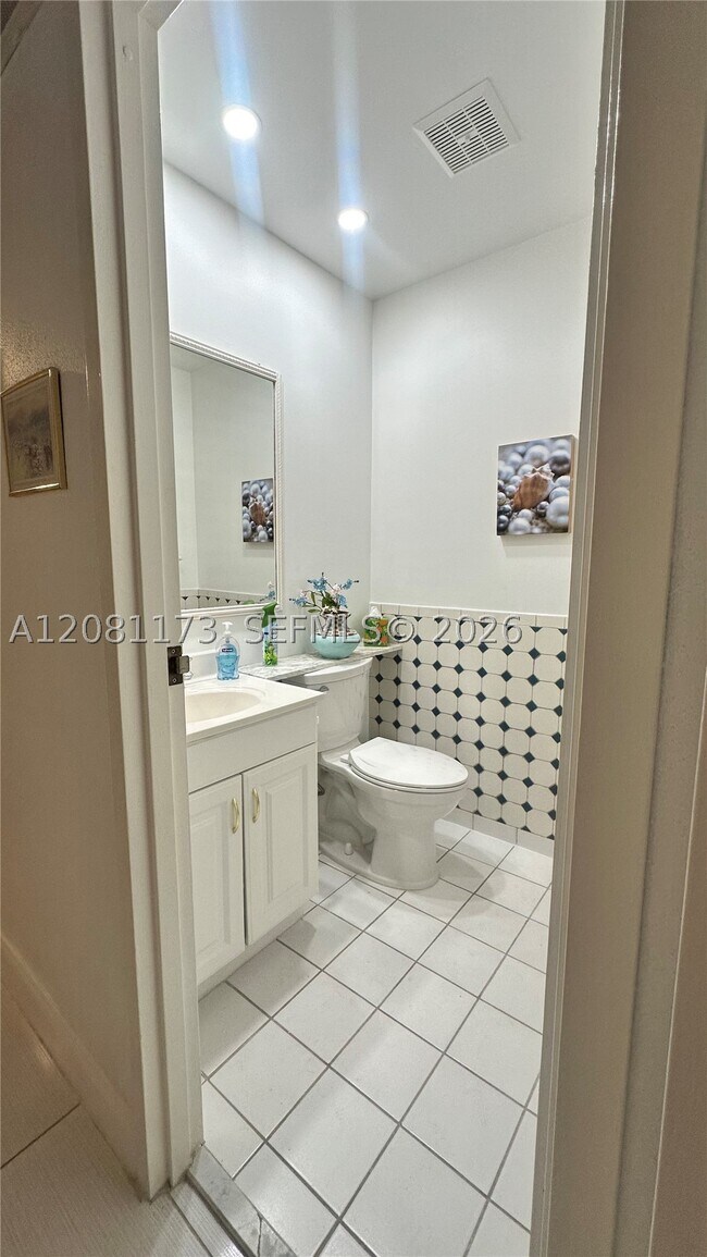 Building Photo - 227 Tuscany Ln