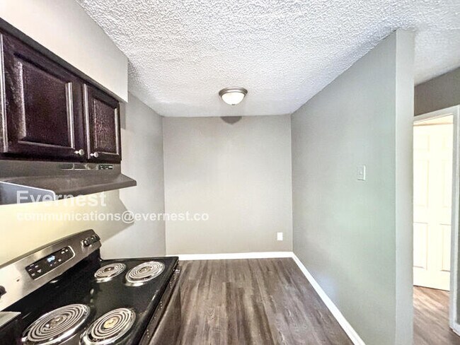 Foto del edificio - 3340 Roadrunner Trail