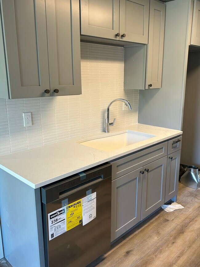 Foto del edificio - 342-348 NW 15th St