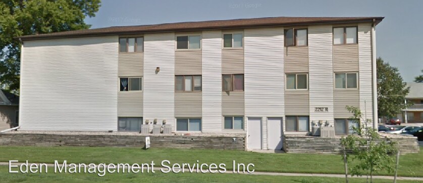Primary Photo - 2222A-2222 R St