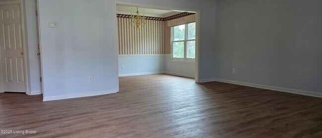 Foto del edificio - 13606 Saddlecreek Dr