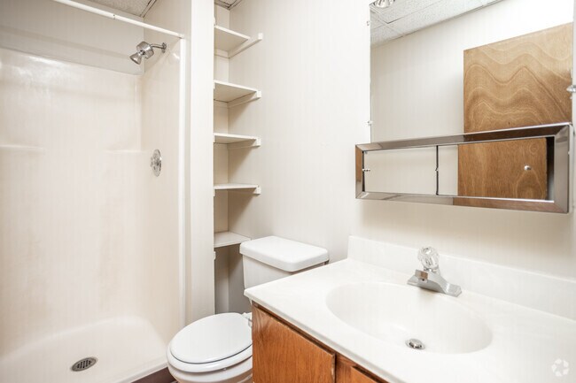 2BR, 2BA - 850 SF - Westwood Apartments