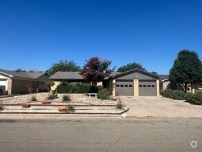 Building Photo - 7814 Vernon Ave