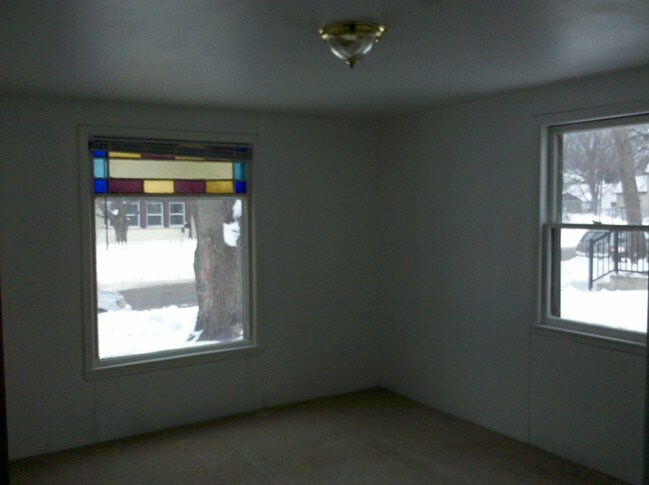 Building Photo - 2525 Grand St NE