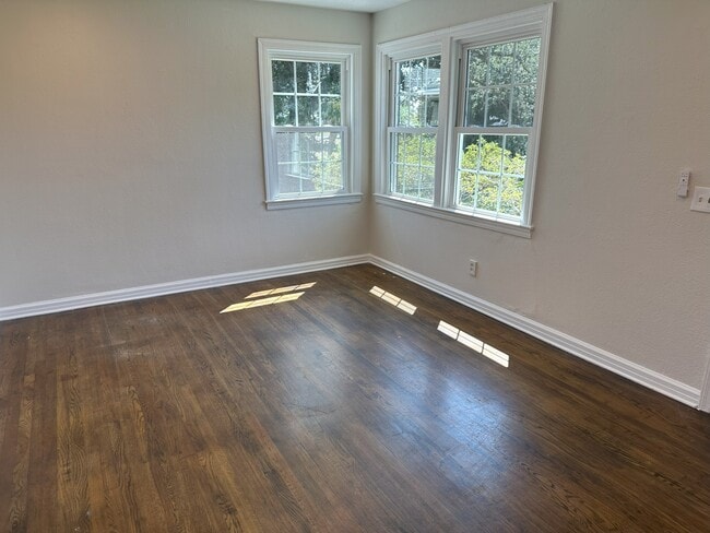 Foto del edificio - 1215 Dewitt St