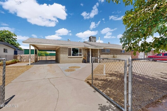 Building Photo - 9545 Verbena Dr