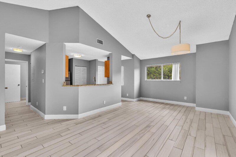 Foto principal - 3473 NW 44th St