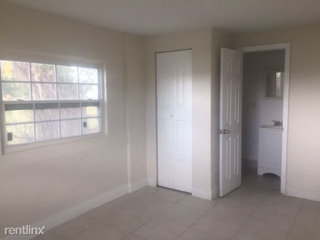 Building Photo - 3 br, 2 bath House - 2103 NW 9th St