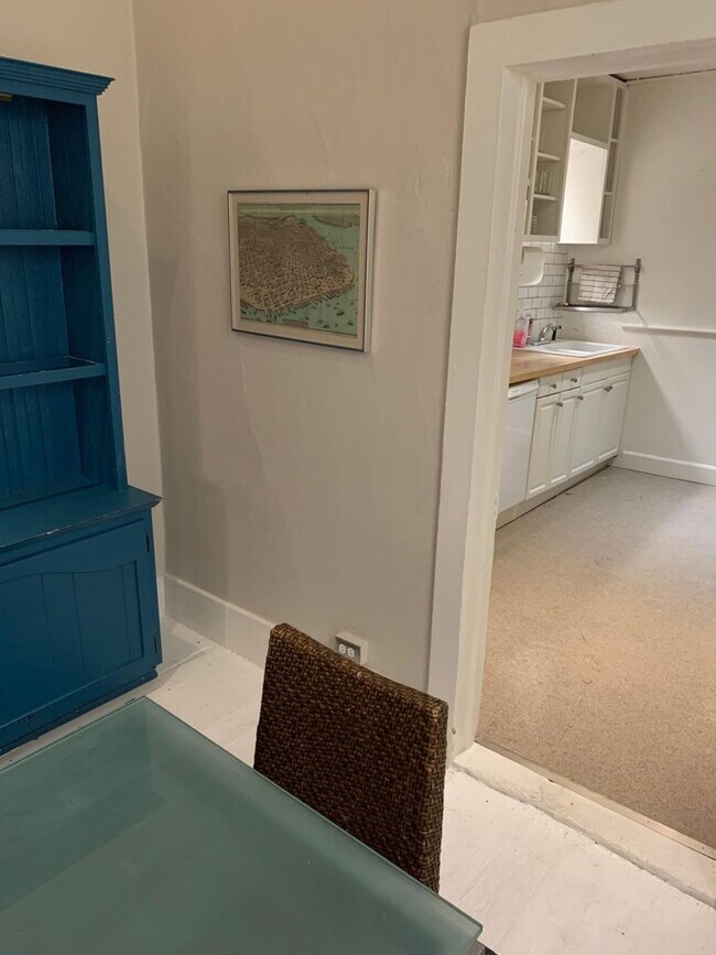 Building Photo - 2 Bedroom 1 Bath Hayes Valley Charmer!