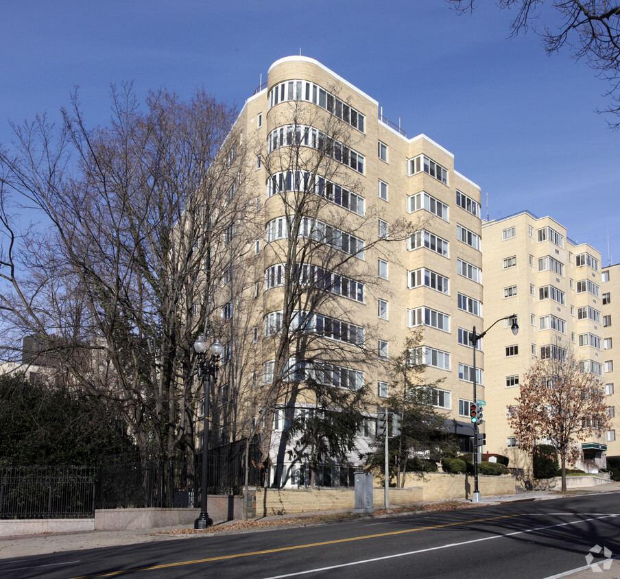 Primary Photo - Highview Towers