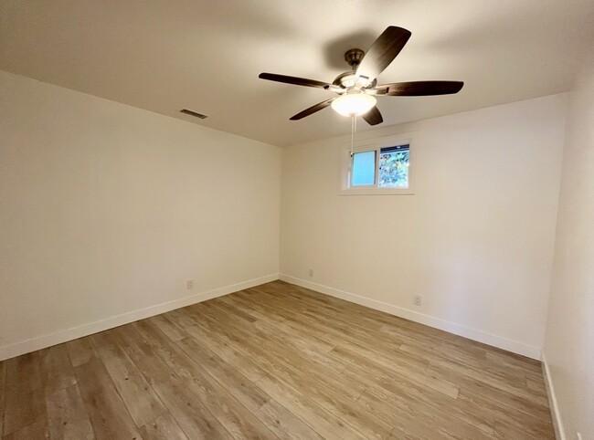 Foto del edificio - 3445 Valley St