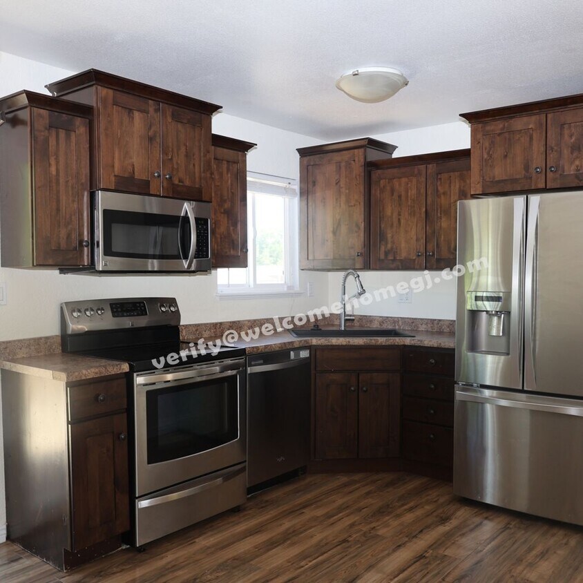 Primary Photo - 2844 Lexington Ln