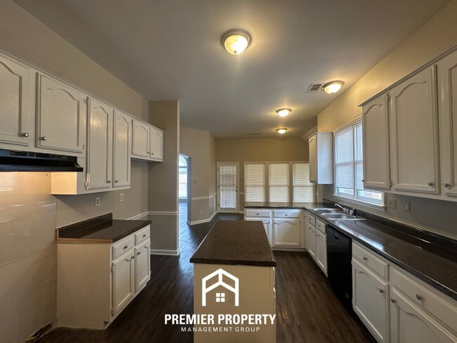 Foto del edificio - 8374 Kings Trail Cove