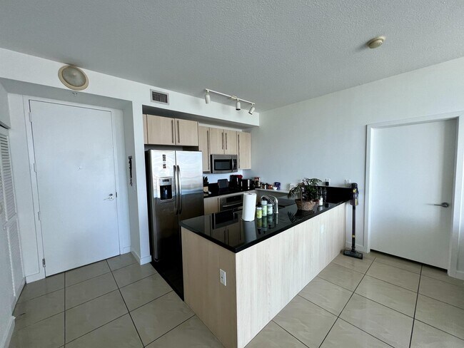 Foto del edificio - 79 SW 12th St