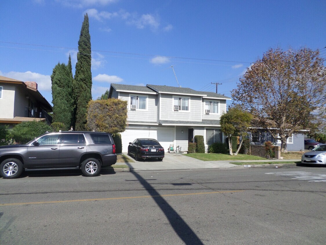 Primary Photo - Spacious 1 bedroom 1 bath apartment in Ana...