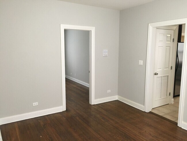 Foto del edificio - 4006 N Hamlin Ave
