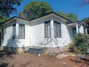 Building Photo - 2808 Windsor Rd