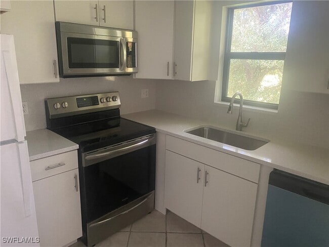 Building Photo - 1460 Green Valley Cir