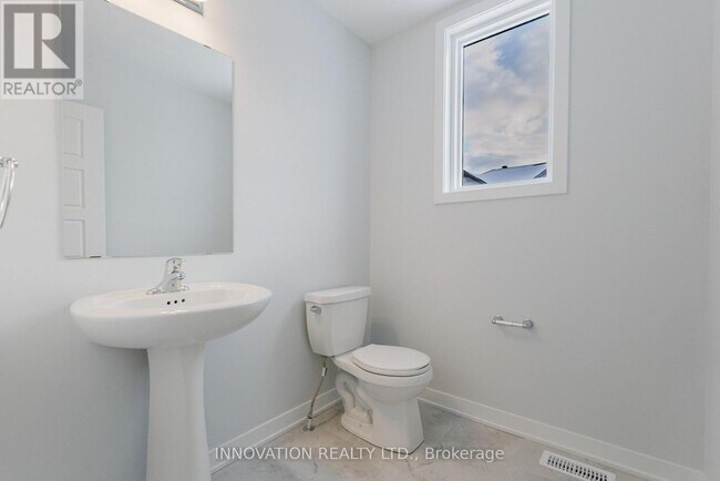 Building Photo - 501 Galanthus Walk