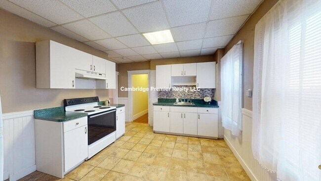 Foto del edificio - 361 Fellsway W