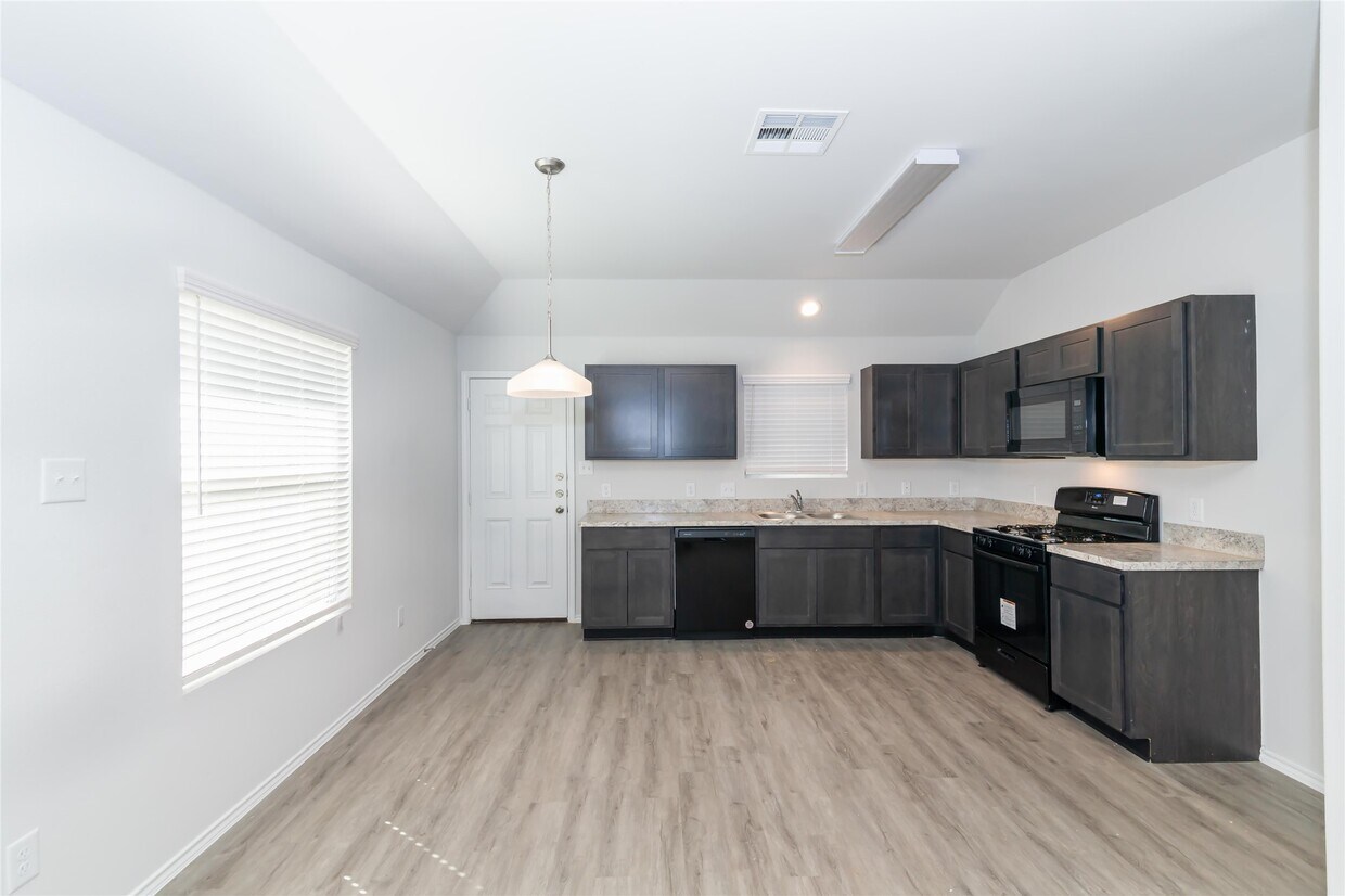 Building Photo - 8526 Middleton Oaks Cir