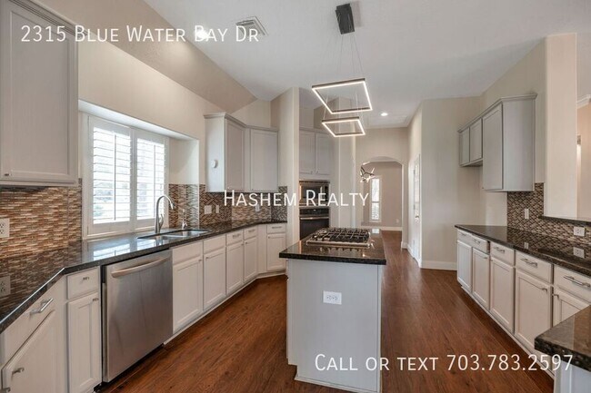 Foto del edificio - 2315 Blue Water Bay Dr