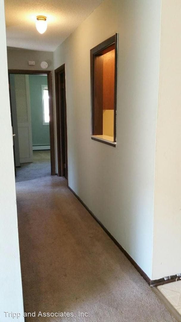 Building Photo - 1 br, 1 bath Apartment - 765-791 Russell Rd.