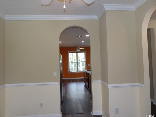 Building Photo - 185 Fulbourn Pl