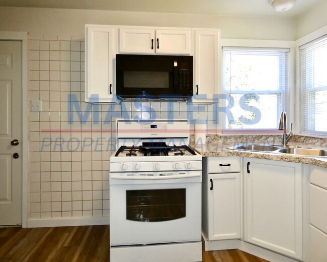 Foto del edificio - Three Bedroom House