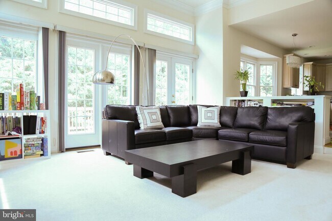 Foto del edificio - 6482 Birch Grove Ct