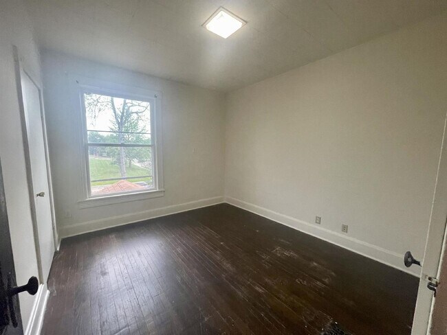 Foto del edificio - 403 N Indiana Ave