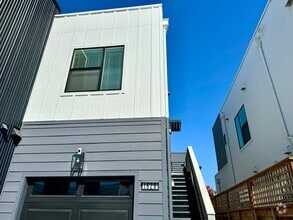 Building Photo - 1628 Tecado Dr