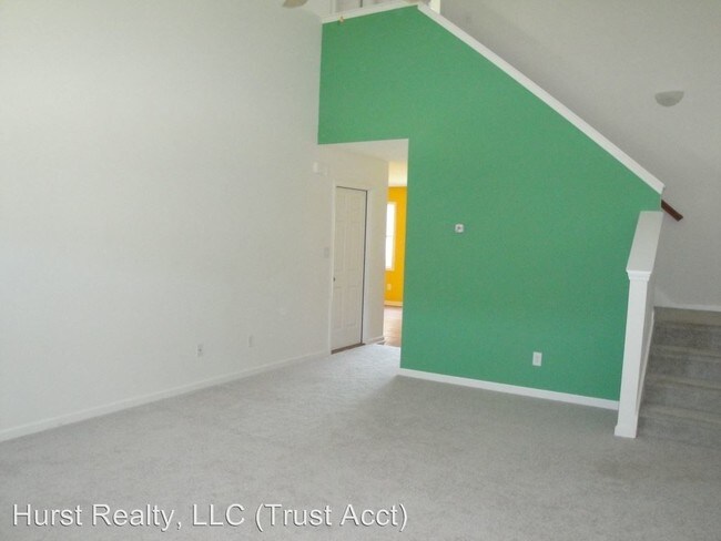 Building Photo - 176 Kelly Cir