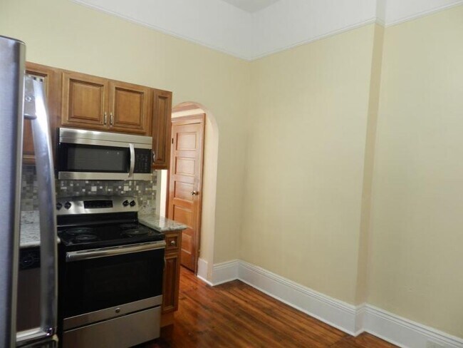 Building Photo - 1232 St Andrew St Apt C