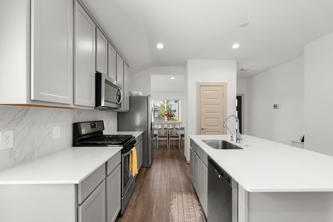 Building Photo - 6919 Fleetwood Crescent Wy