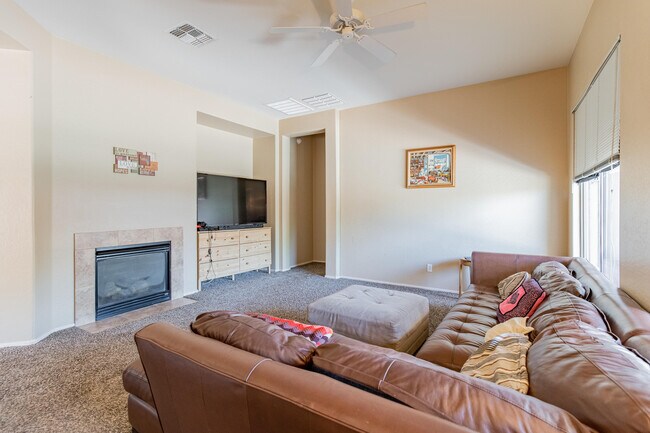 Building Photo - 35414 N 32nd Dr