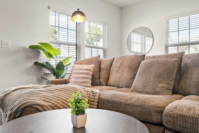 Foto del edificio - 8021 Brightside Dr