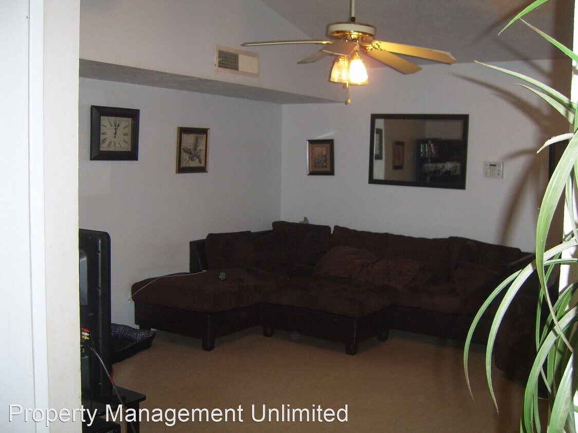 Building Photo - 3 br, 1 bath House - 7218 Pineberry Rd