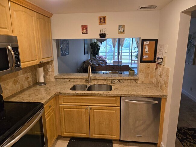 Building Photo - 9531 Seagrape Dr