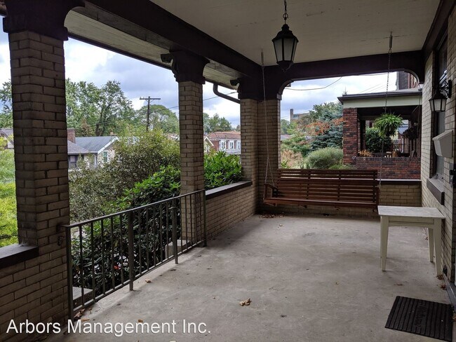 Building Photo - 2 br, 1.5 bath House - 6330 Alderson Street