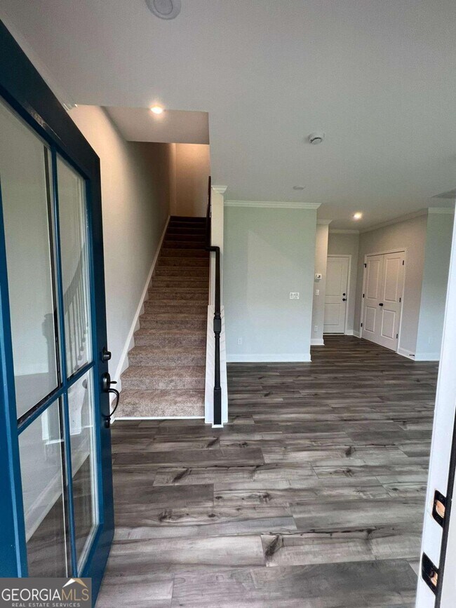 Building Photo - 327 Maltibie Dr