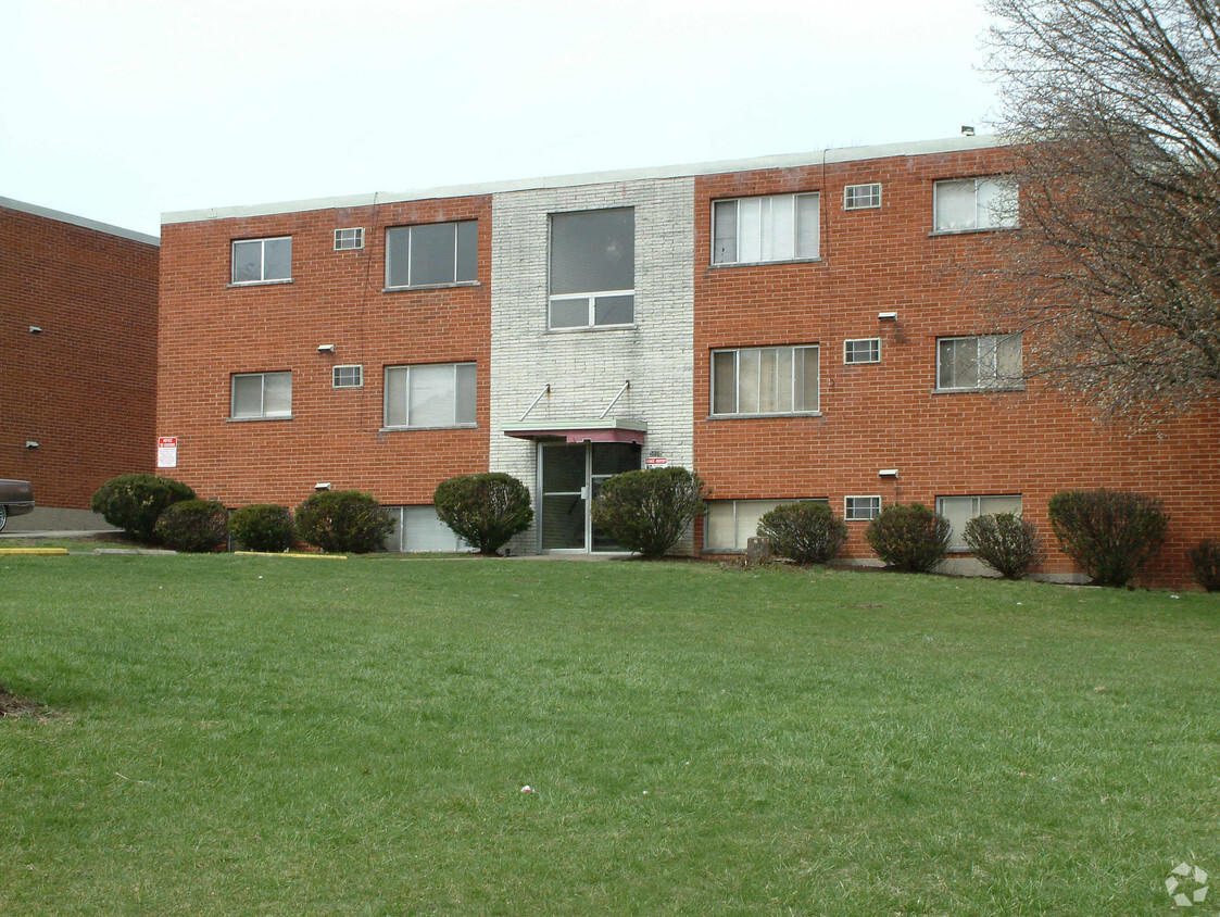 Primary Photo - Village Apartments